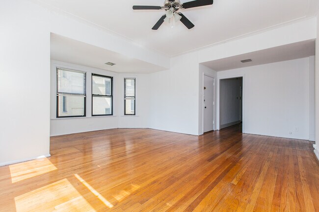 Foto del edificio - 516 W Diversey Pky