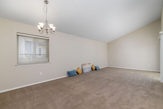 Foto del edificio - Senior Living in Camarillo Springs