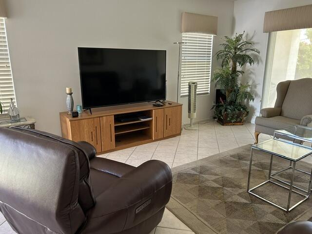 Foto del edificio - 39830 Somerset Ave