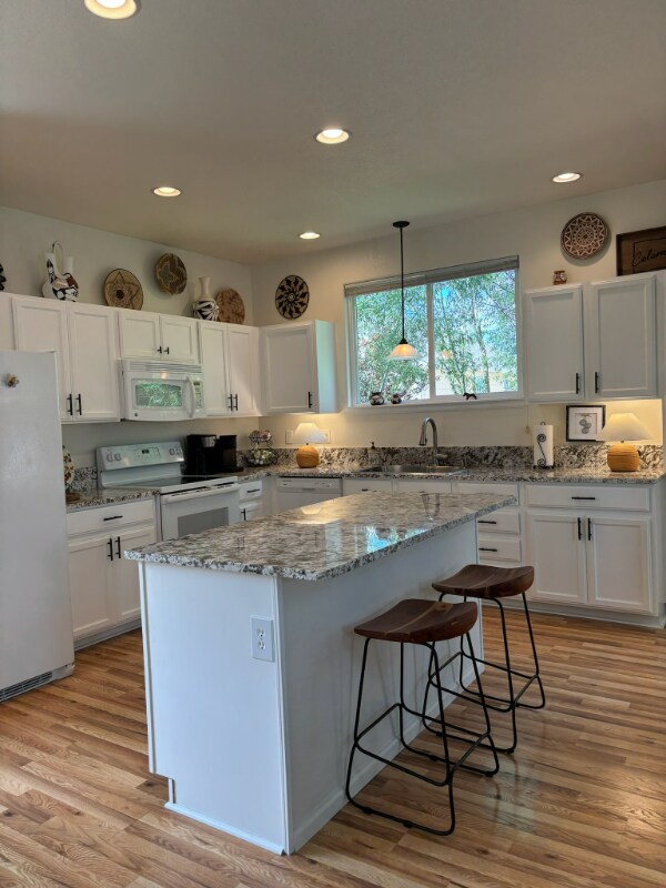 Foto del edificio - 2227 Milton Ln