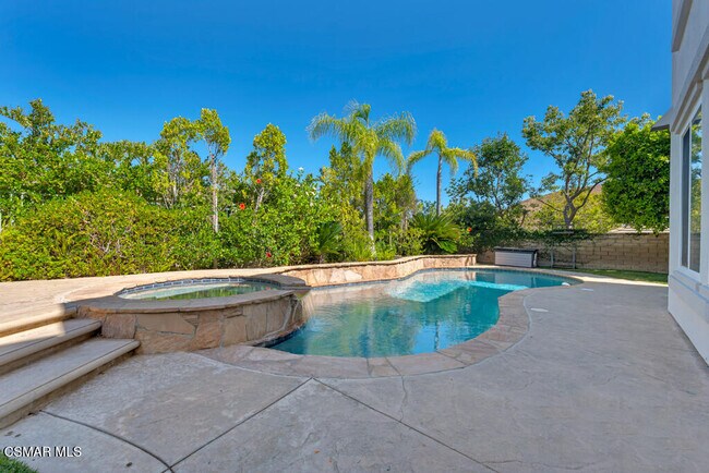 Foto del edificio - 3302 Woodley Ave