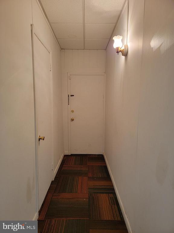 Primary Photo - 72 E Main St