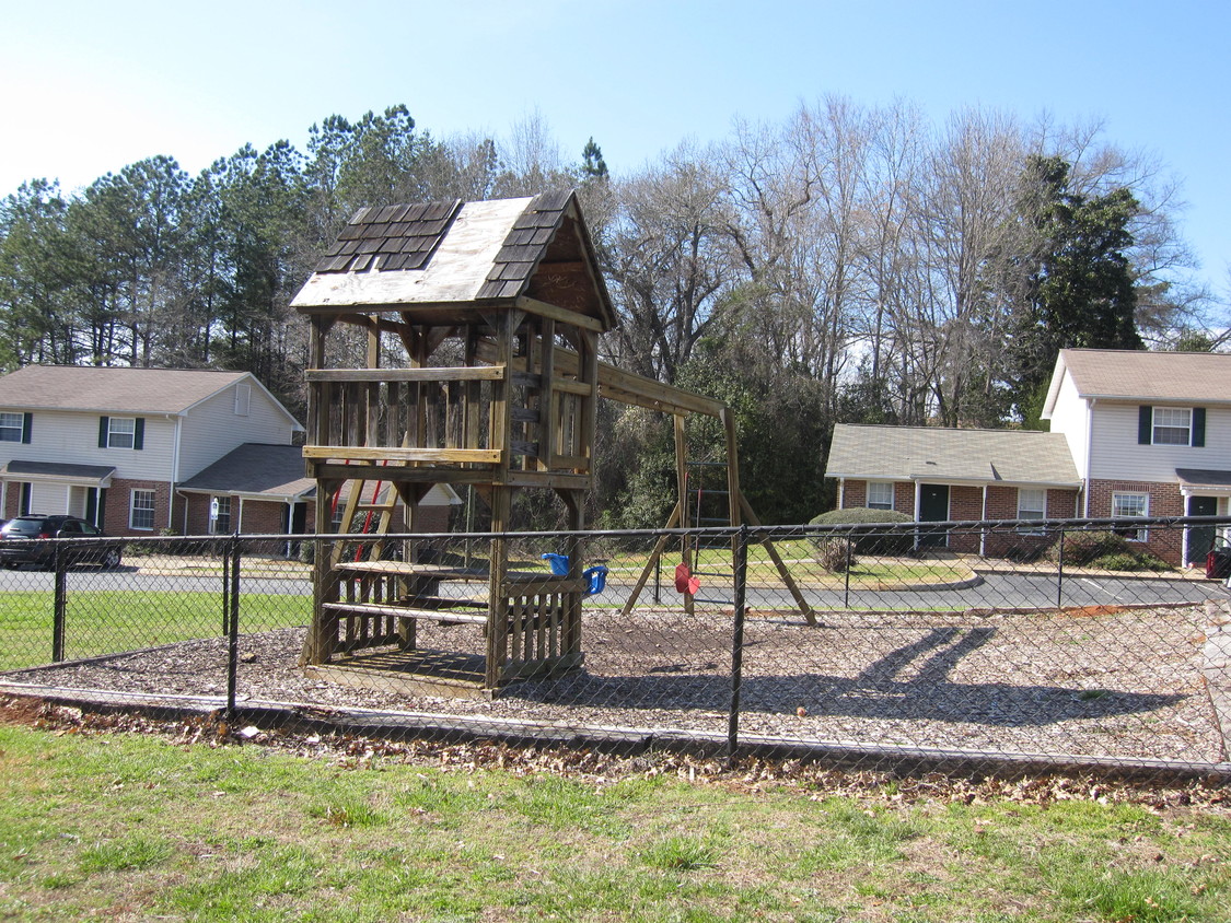 Building Photo - Shoals Pointe