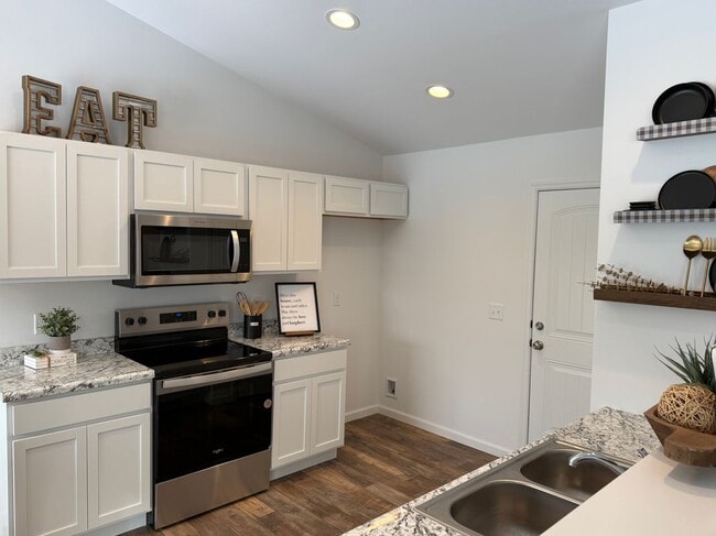 Building Photo - 172 Bombadill Blvd