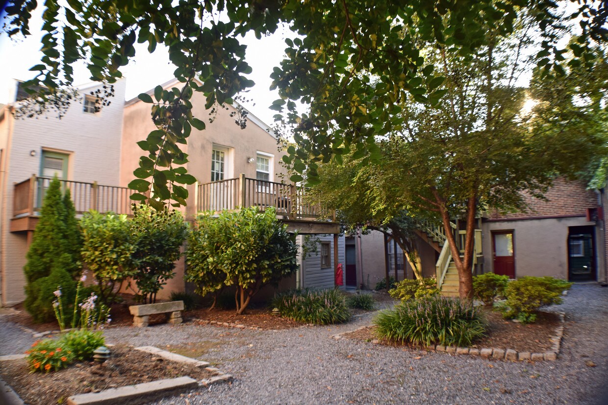 Secure Courtyard - 506 N Paca St