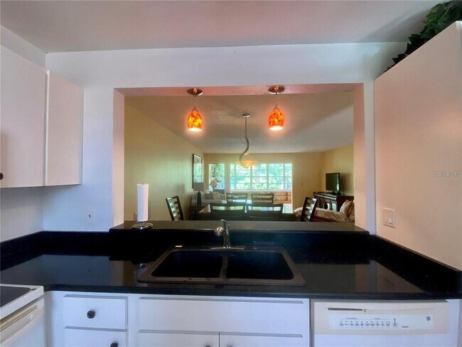 Building Photo - 122 Wild Palm Dr
