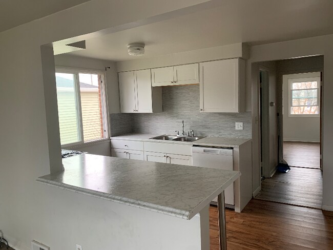 Foto del edificio - 1373 Sheridan Dr