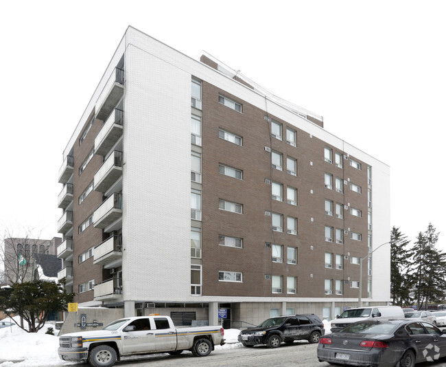 Building Photo - The Executive