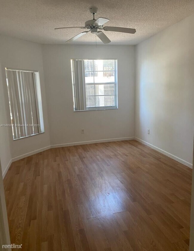 Foto del edificio - 3 br, 2 bath House - 3245 NE 184th St Apt ...