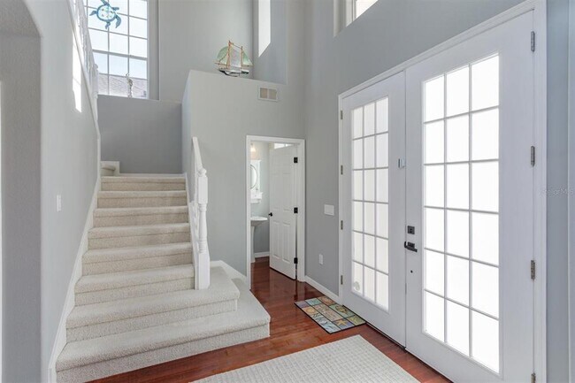 Building Photo - 1703 Golfview Dr