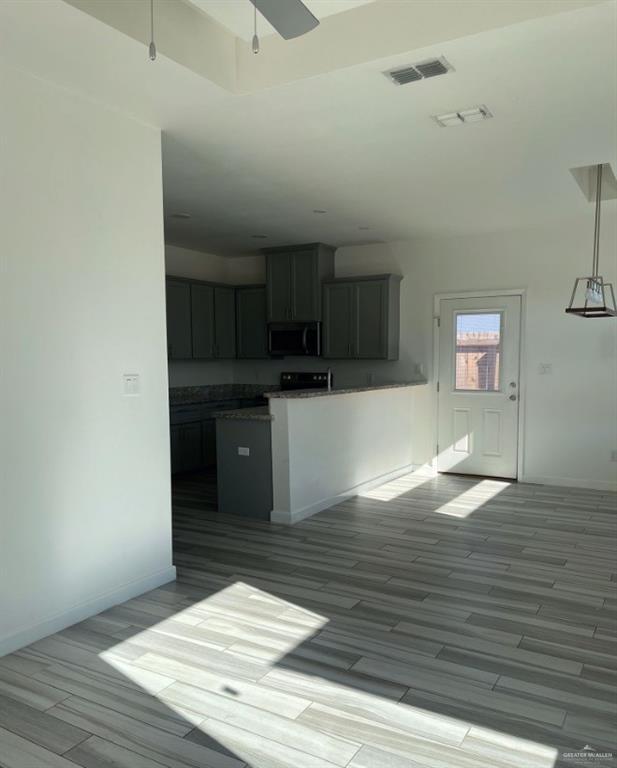 Foto del edificio - 808 W Carmel Ave
