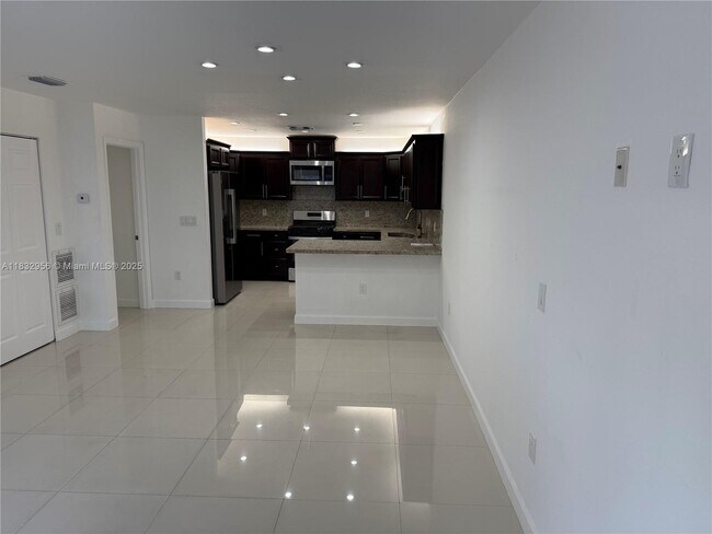 Foto del edificio - 214 NE 108th St