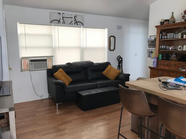 Foto del edificio - 310 First St