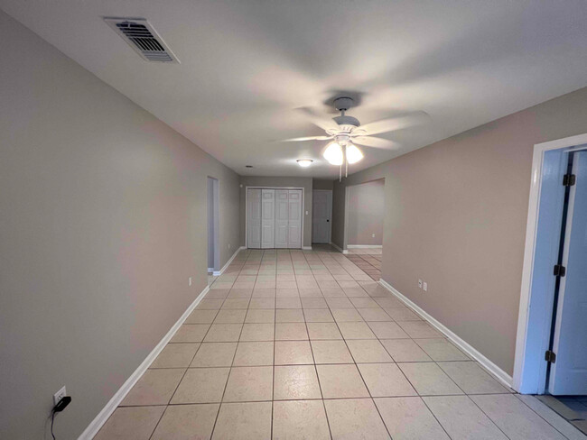Building Photo - 2816 Pakenham Dr