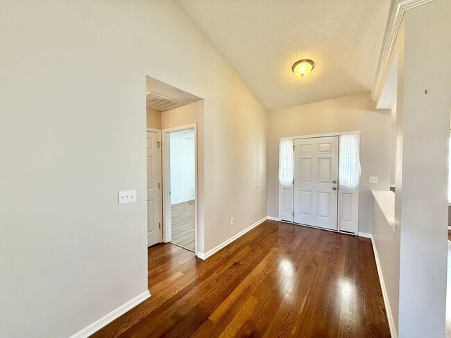 Building Photo - Charming 3BD, 2BA Fuquay-Varina Home with ...