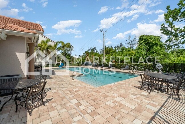 Foto del edificio - 7157 Greenwood Park Cir