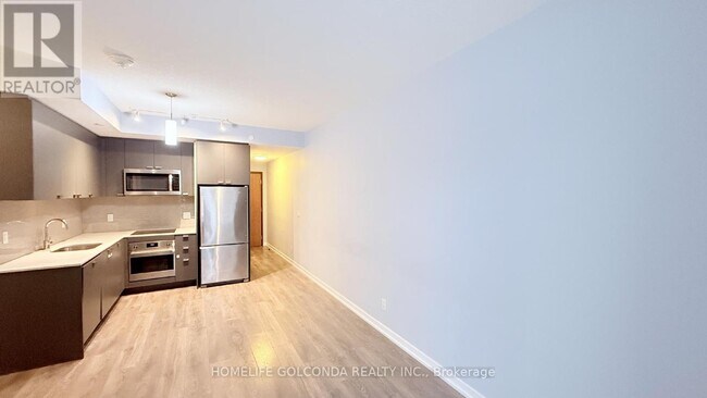 Photo du bâtiment - 56 Forest Manor Rd