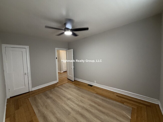 Foto del edificio - 6304 N Oakley Ave