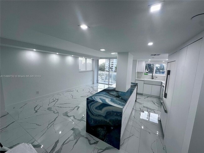 Foto del edificio - 1330 West Ave