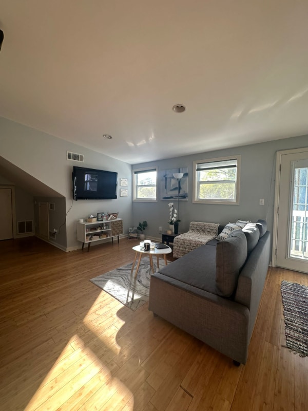 Building Photo - 417 Princeton Way NE