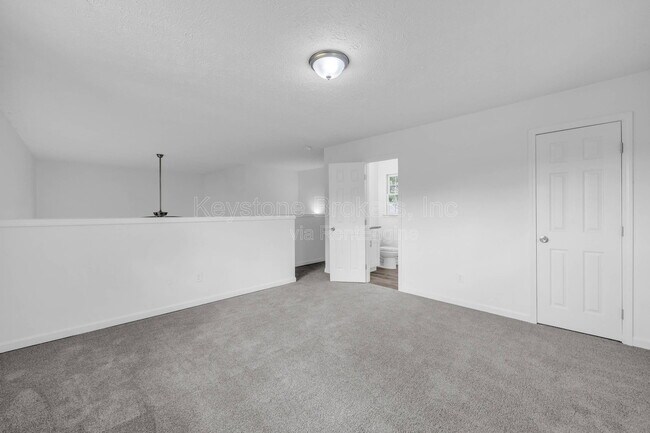Foto del edificio - 1586 Kings Rd