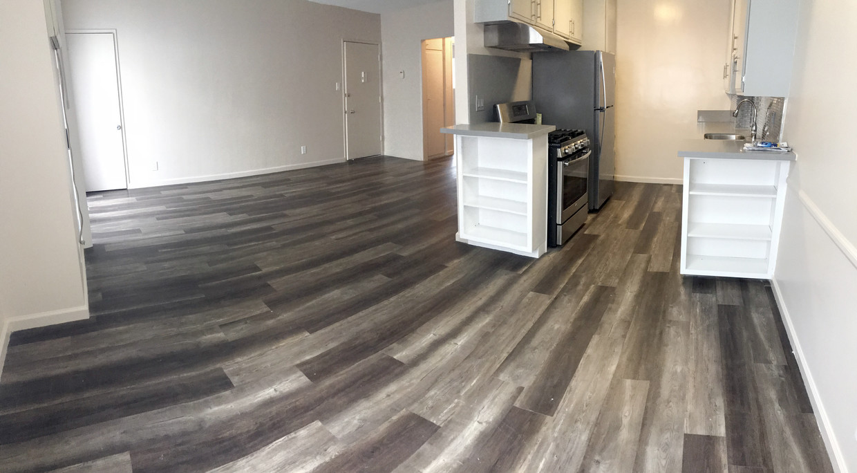 Primary Photo - 1035 N Harper Ave