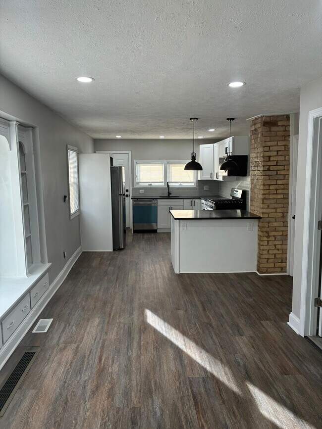 Foto del edificio - 2721 Woodbridge Ave