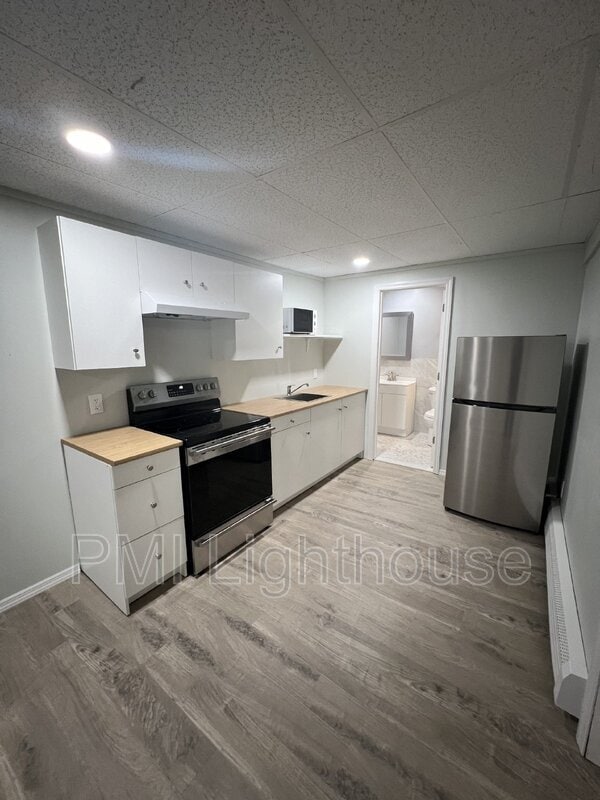 Building Photo - 470 Williams Way North