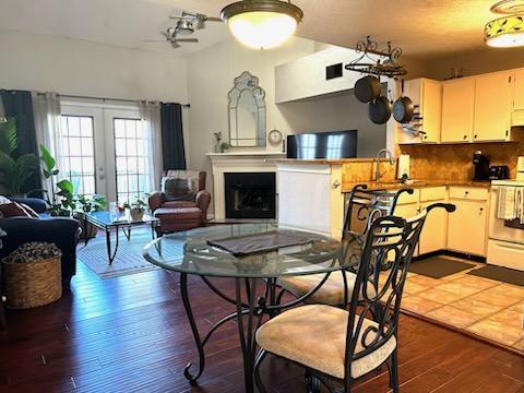 living/dining/kitchen - 5238 Village Way