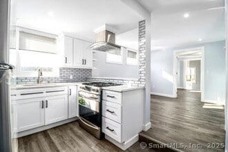 Building Photo - 15 Minerva St Building Photo - 15 Minerva St