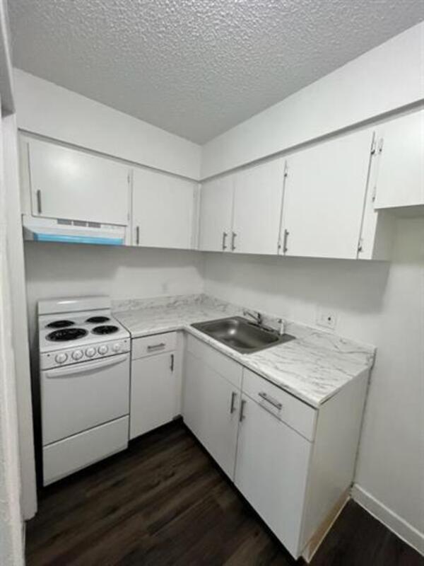 Building Photo - 8584 Channelview Cir