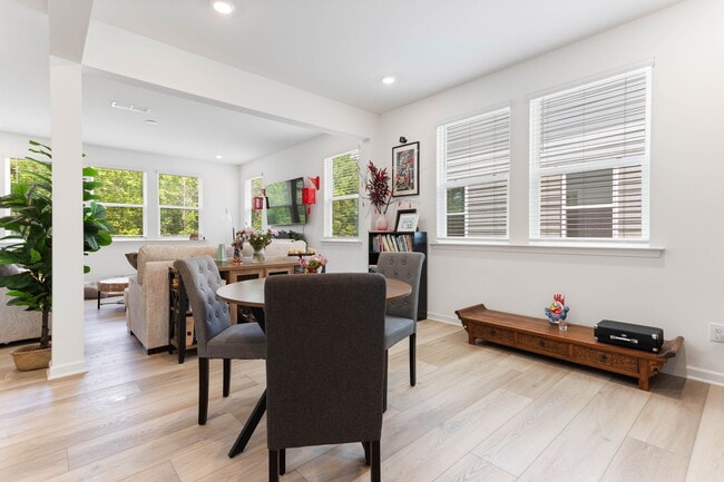 Foto del edificio - 1537 Underbrush Dr