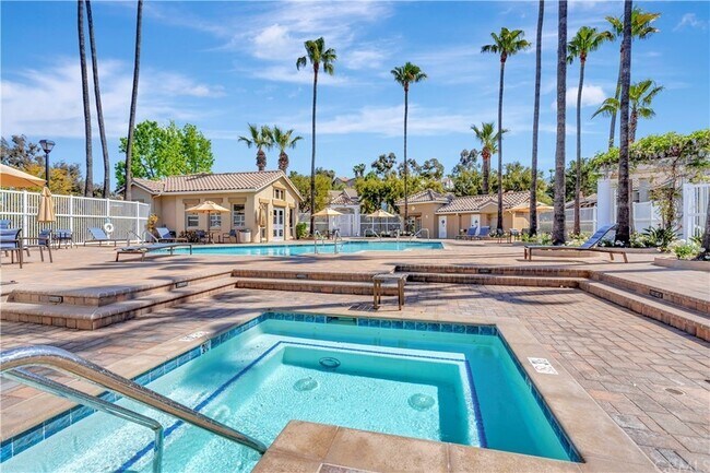 Foto del edificio - 28444 Boulder Dr