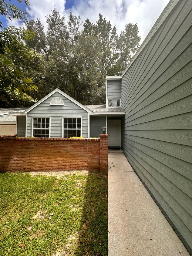 Photo - 360 NW 48th Blvd