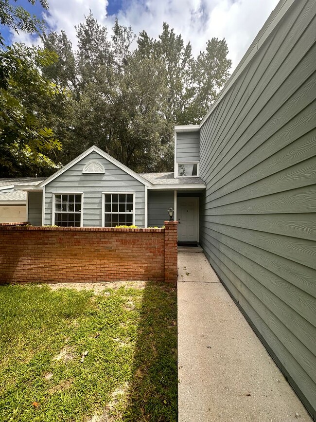 Photo - 360 NW 48th Blvd House
