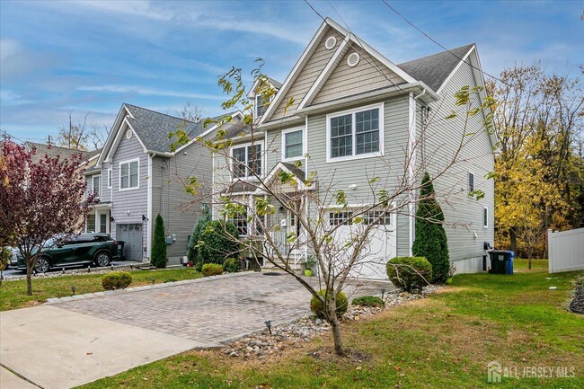 Foto del edificio - 169 Metuchen Ave