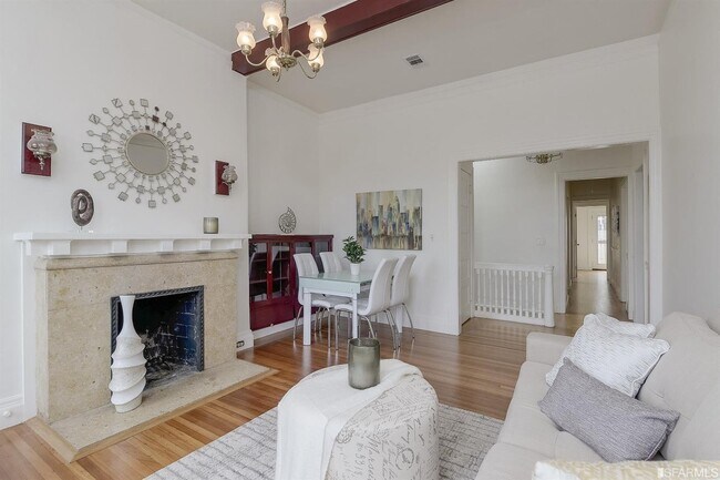 Building Photo - 587 Frederick St