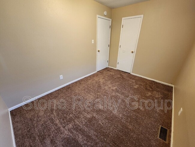 Building Photo - 2470 E Clayton Dr