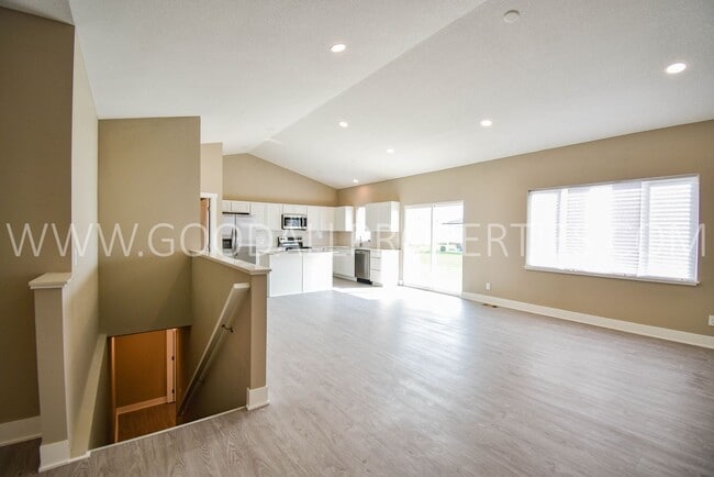 Building Photo - 4 Bedroom 3 Bathroom Ranch with a Finished Basement in Waukee