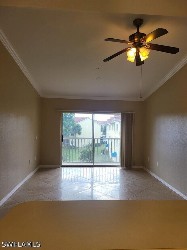 Foto del edificio - 8288 Key Royal Ln