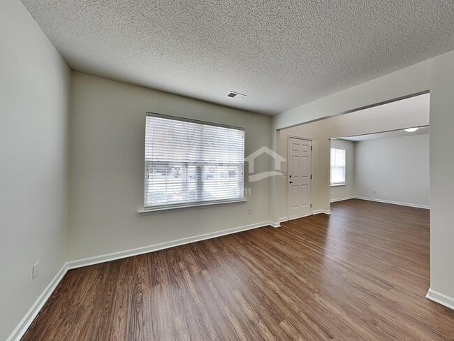 Foto del edificio - 520 Dogwood Creek Pl