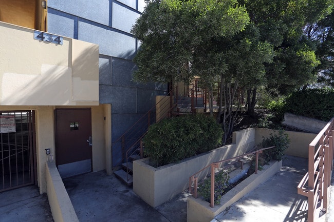 Building Photo - 434 S Westmoreland Ave