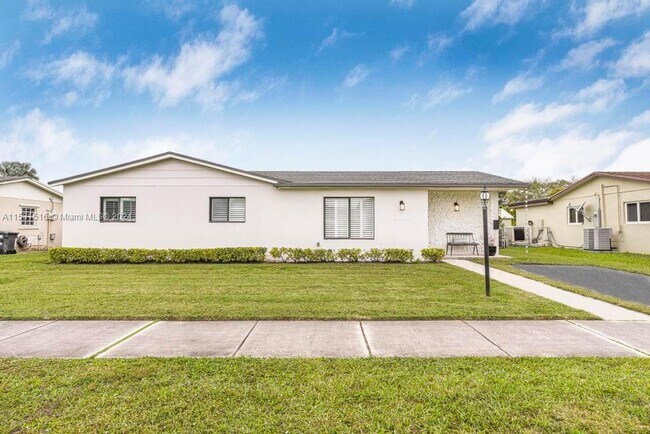 Building Photo - 5210 SW 128th Ct