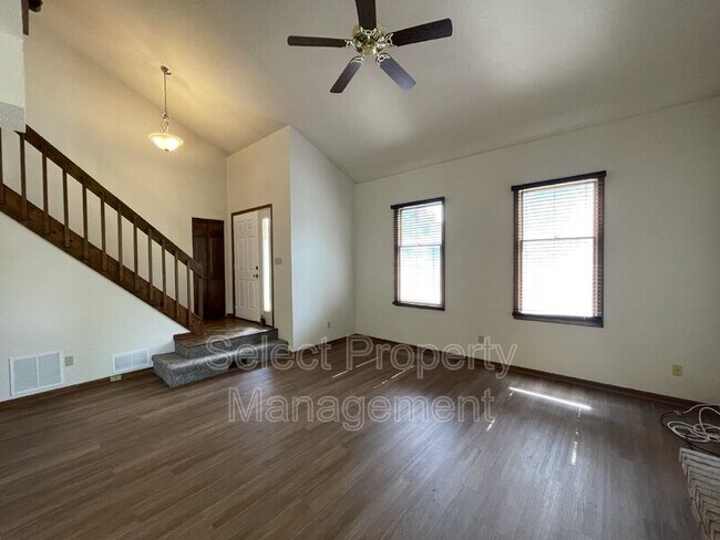 Building Photo - 5138 Pinebrook Dr