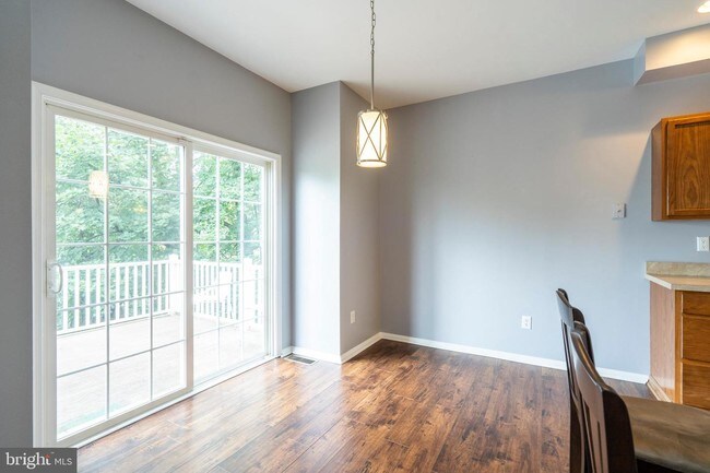 Building Photo - 839 Oak St