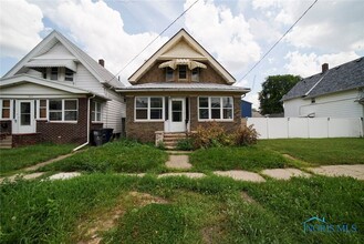 Building Photo - 3412 Maple St