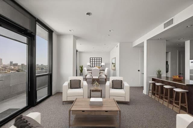 Foto principal - 3100 W 7th St