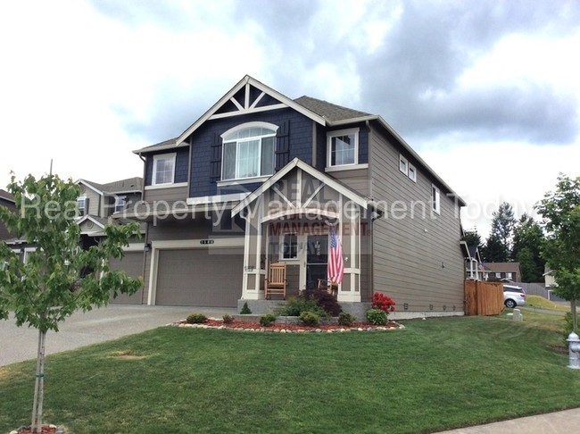 Building Photo - Beautiful 5 Bedroom Home!