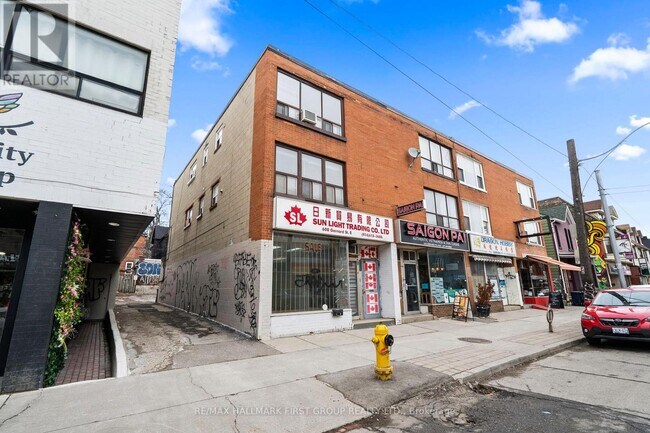 Photo du bâtiment - 608 Gerrard St E