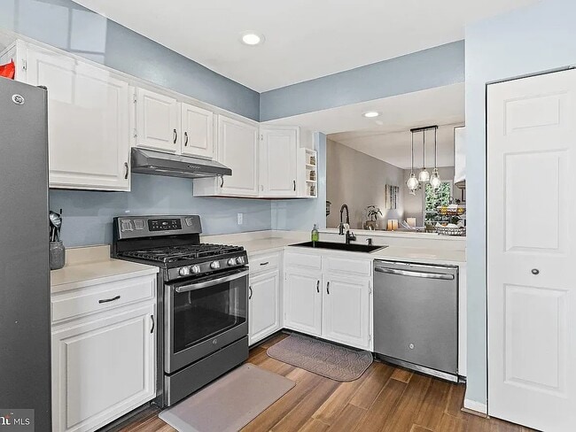 Building Photo - 6535 Medinah Ln